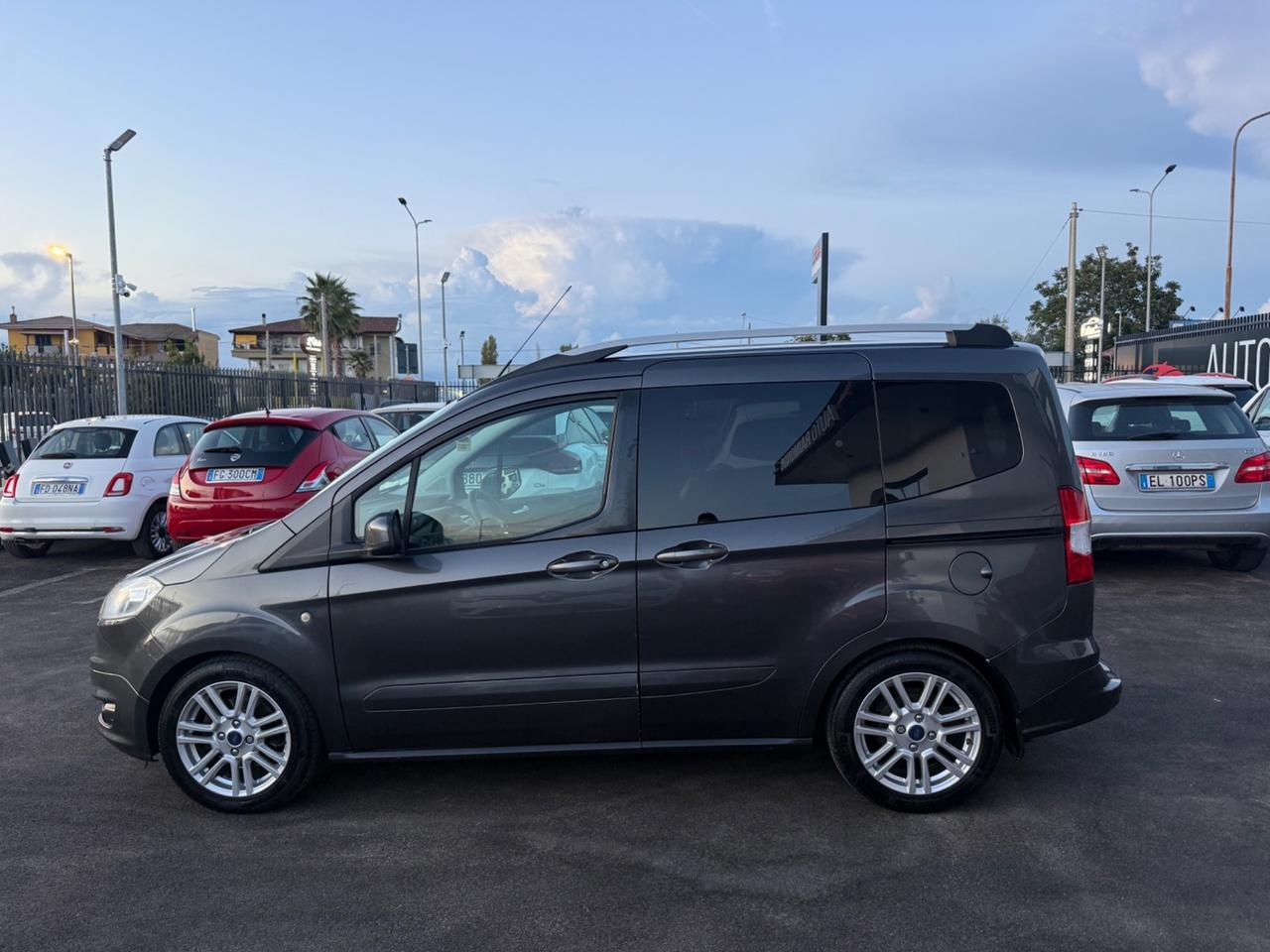 Ford Tourneo Courier 1.5 TDCI 75 CV Titanium