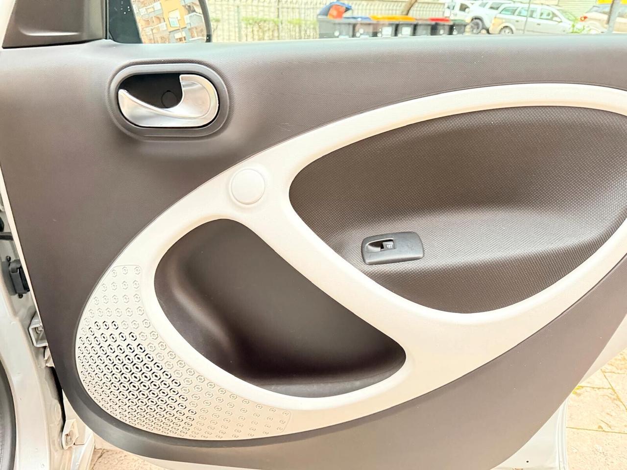 Smart ForFour 70 1.0 Passion 01/2016