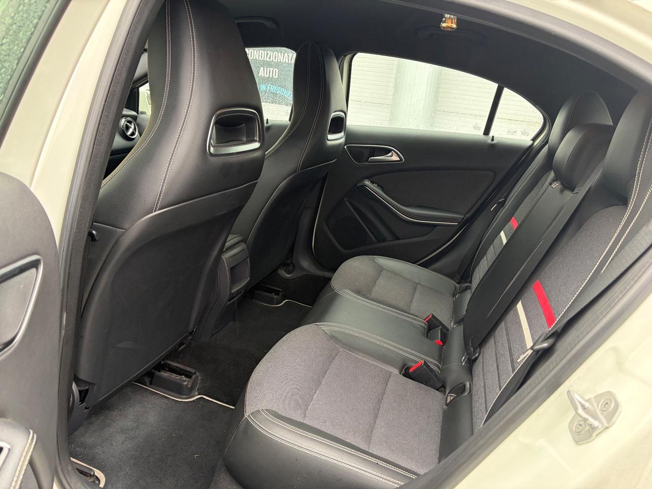 MERCEDES - BENZ A 200 CDI 136CV - 2013 MANUALE