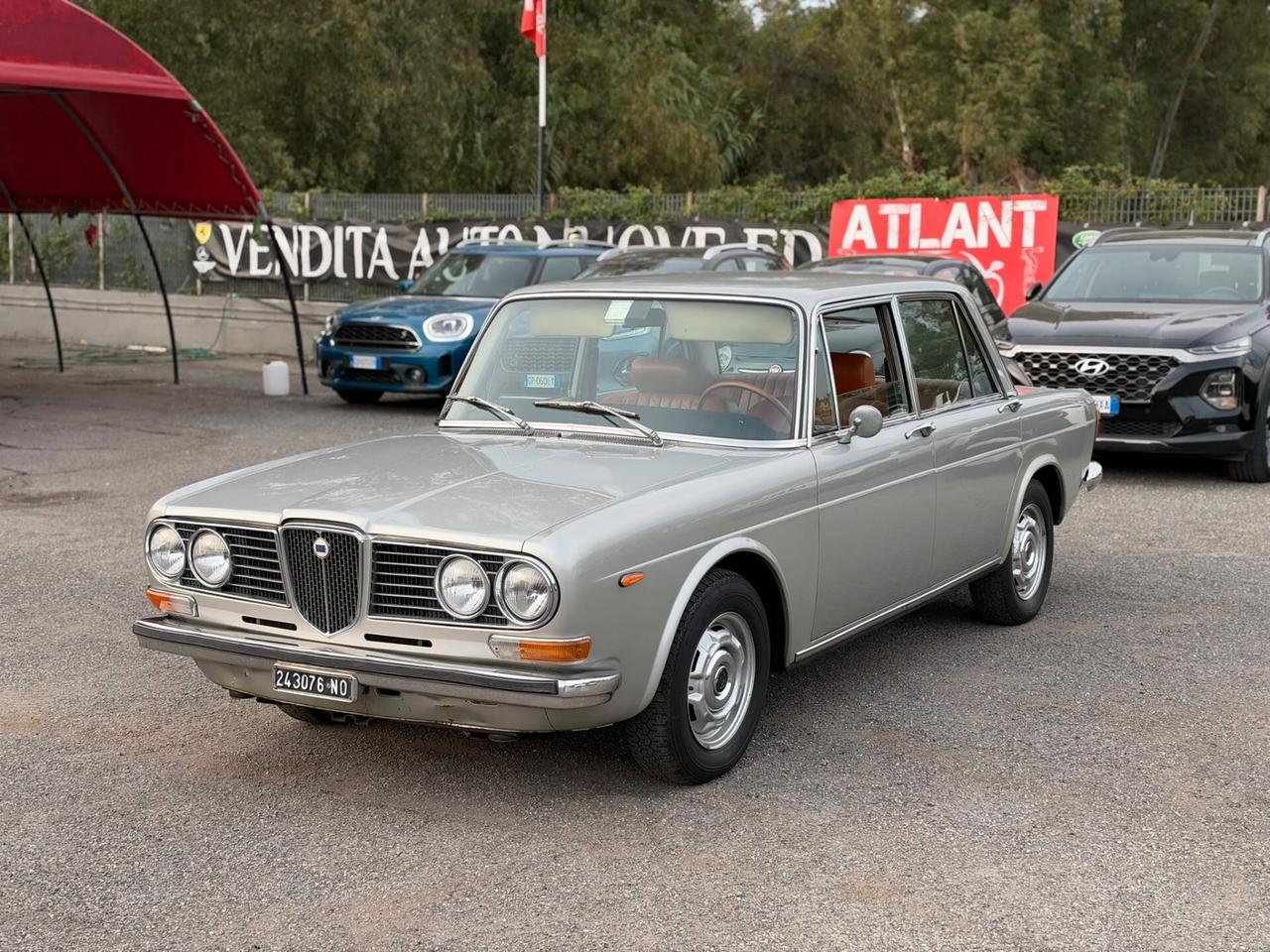 Lancia 820 2000
