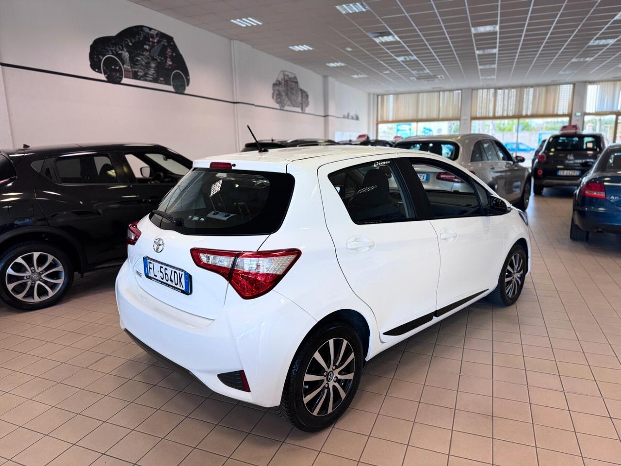 Toyota Yaris 1.0 5 porte Active