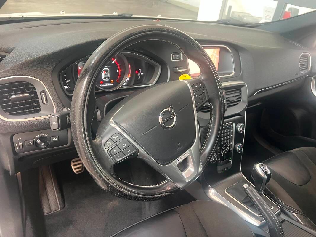 Volvo V40 2.0 d2 R-design