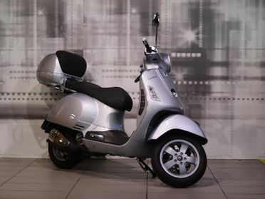 Piaggio Vespa GTS 250