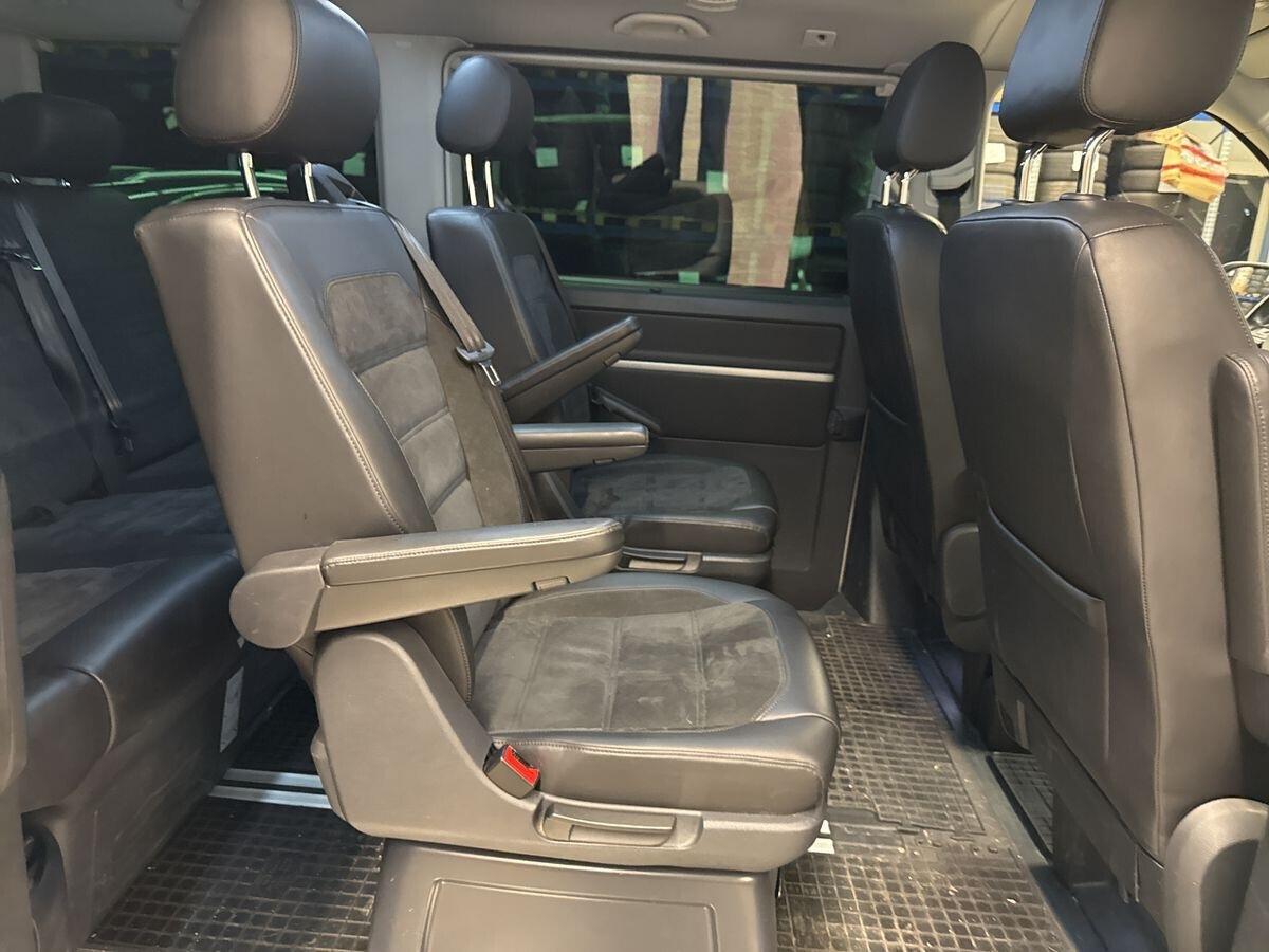 Volkswagen Multivan 2.0 TDI 204CV 4Motion DSG Highline - BULLI - FULL