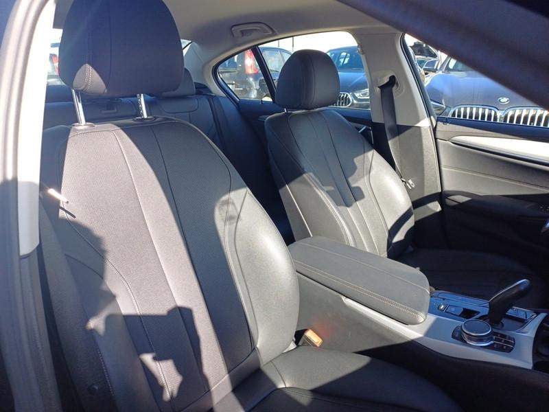 BMW 518 48V BUSINESS AUTO 4 PORTE BERLINA