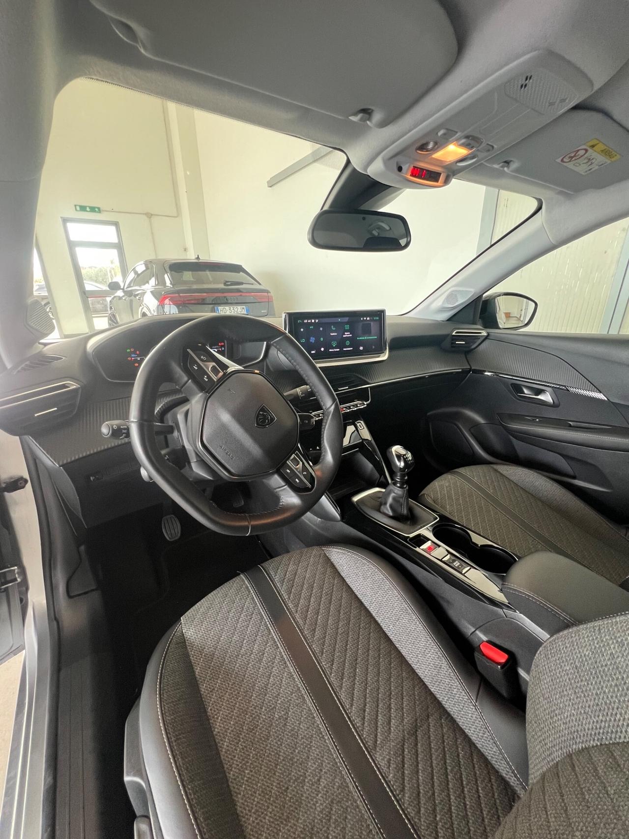 Peugeot 208 PureTech 100 Allure UNICO PROPRIETARIO - possibilità noleggio no scoring