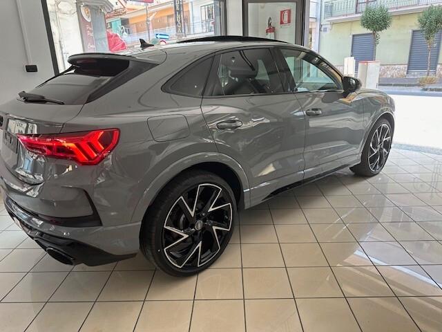 Audi Q3 RS Q3 Sportback 2.5 TFSI quattro