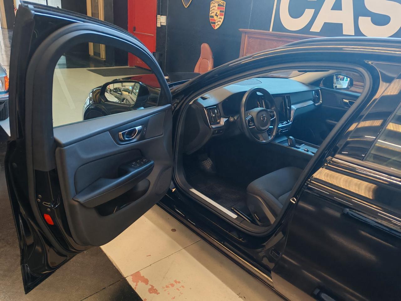 Volvo V60 Momentum Business Pro