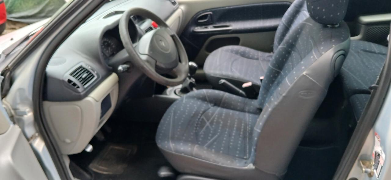 Renault Clio 1.2 benzina neopatentati