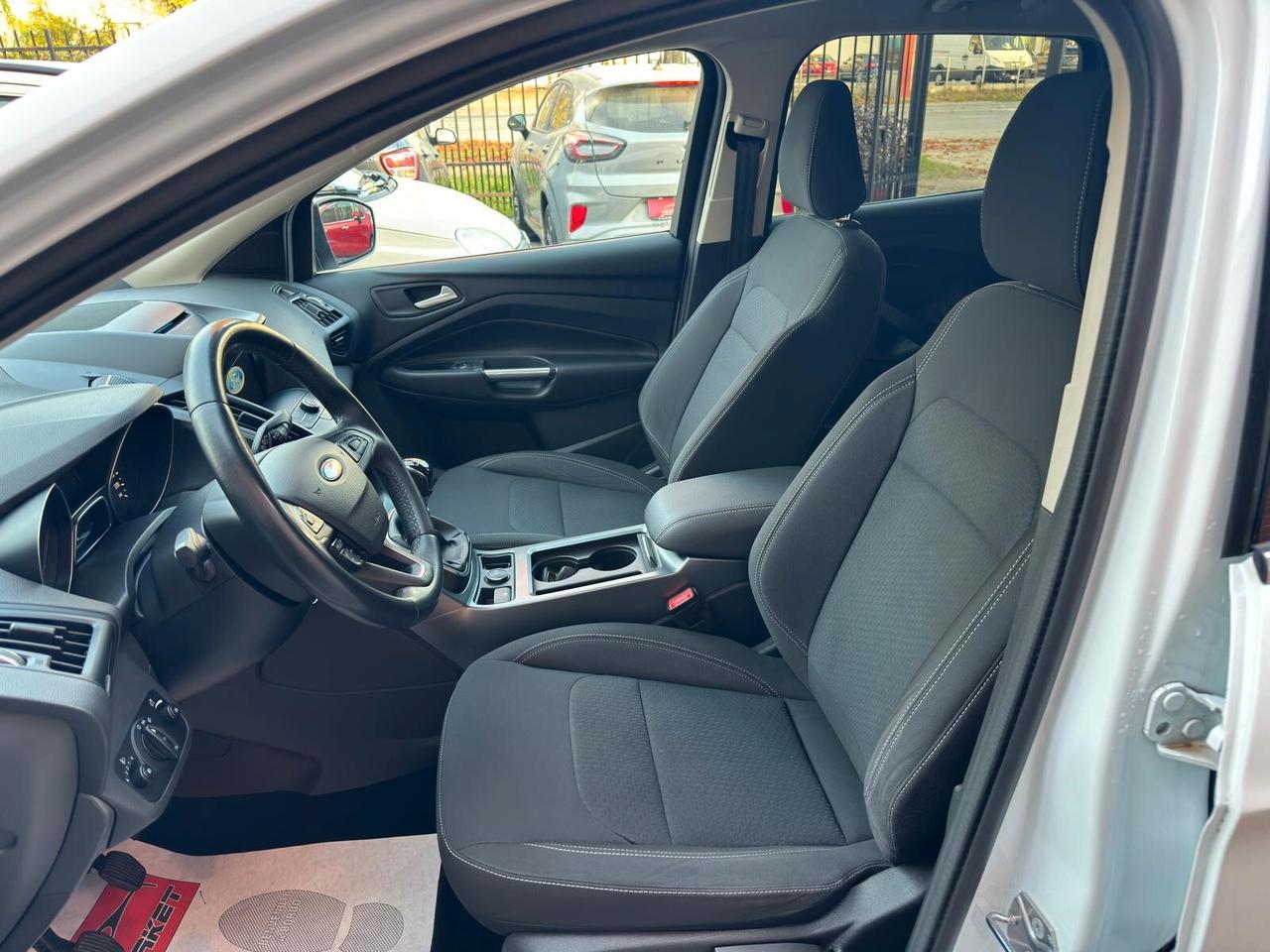 Ford Kuga 1.5 TDCI 120CV 2WD Titanium