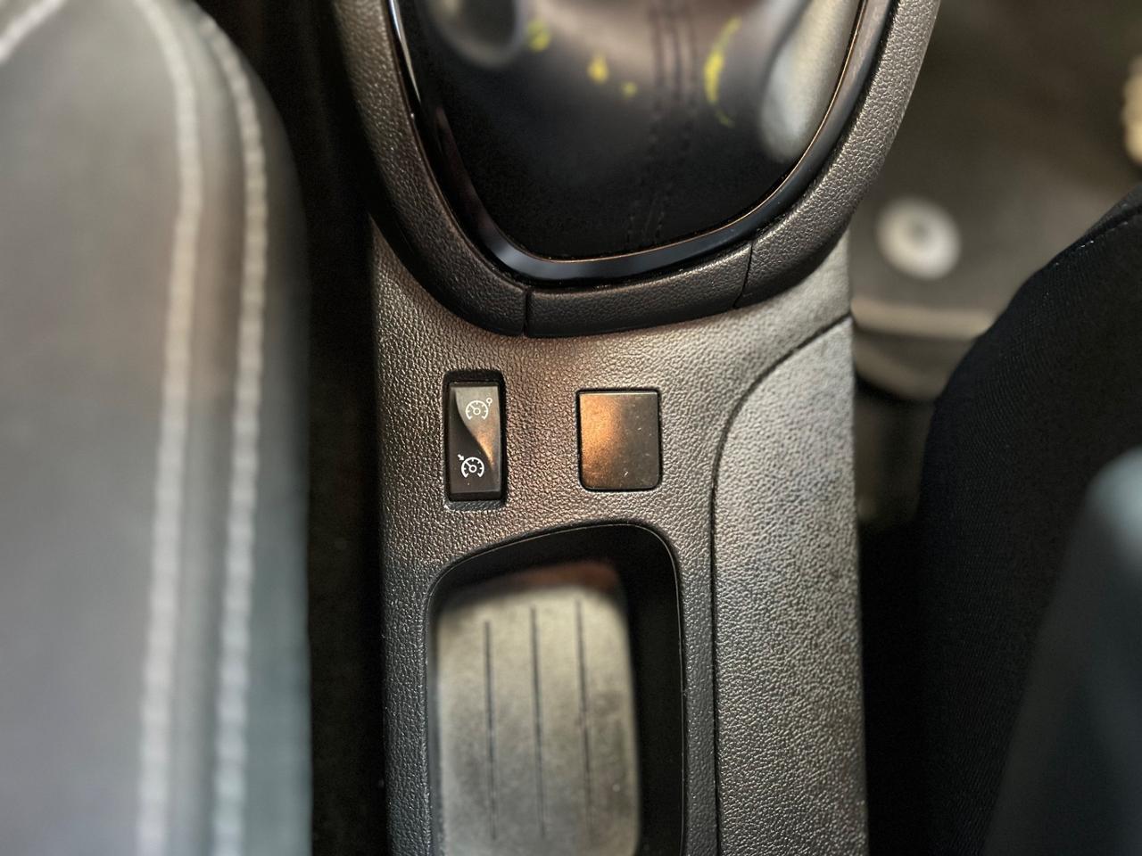 Renault Clio 1.2 75 CV 5 porte ZEN * 80.000KM *