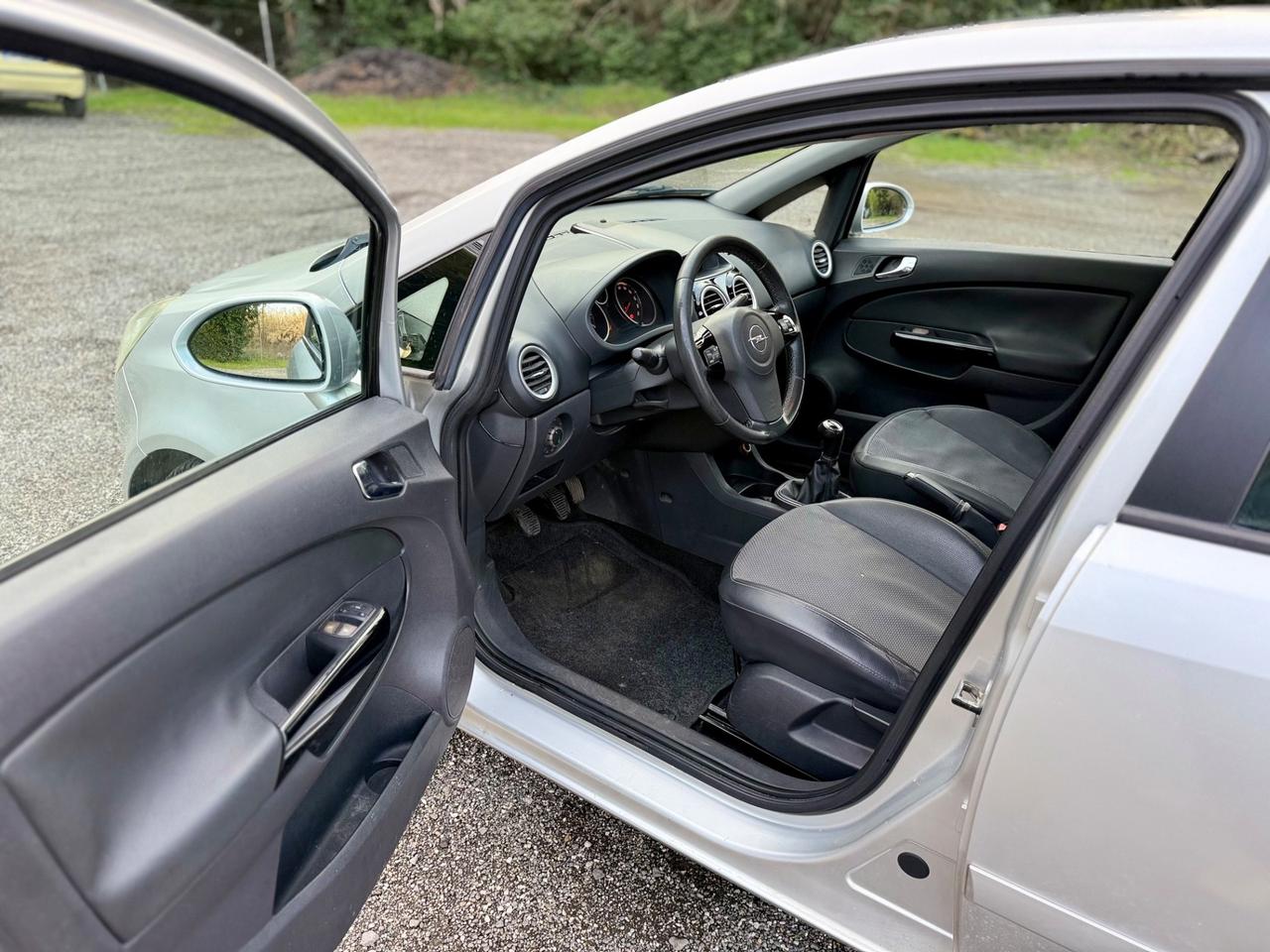 Opel Corsa 1.2 5 porte Cosmo