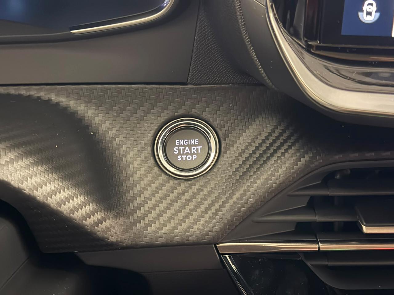 Peugeot 2008 KMZERO BENZINA MANUALE A CATENA
