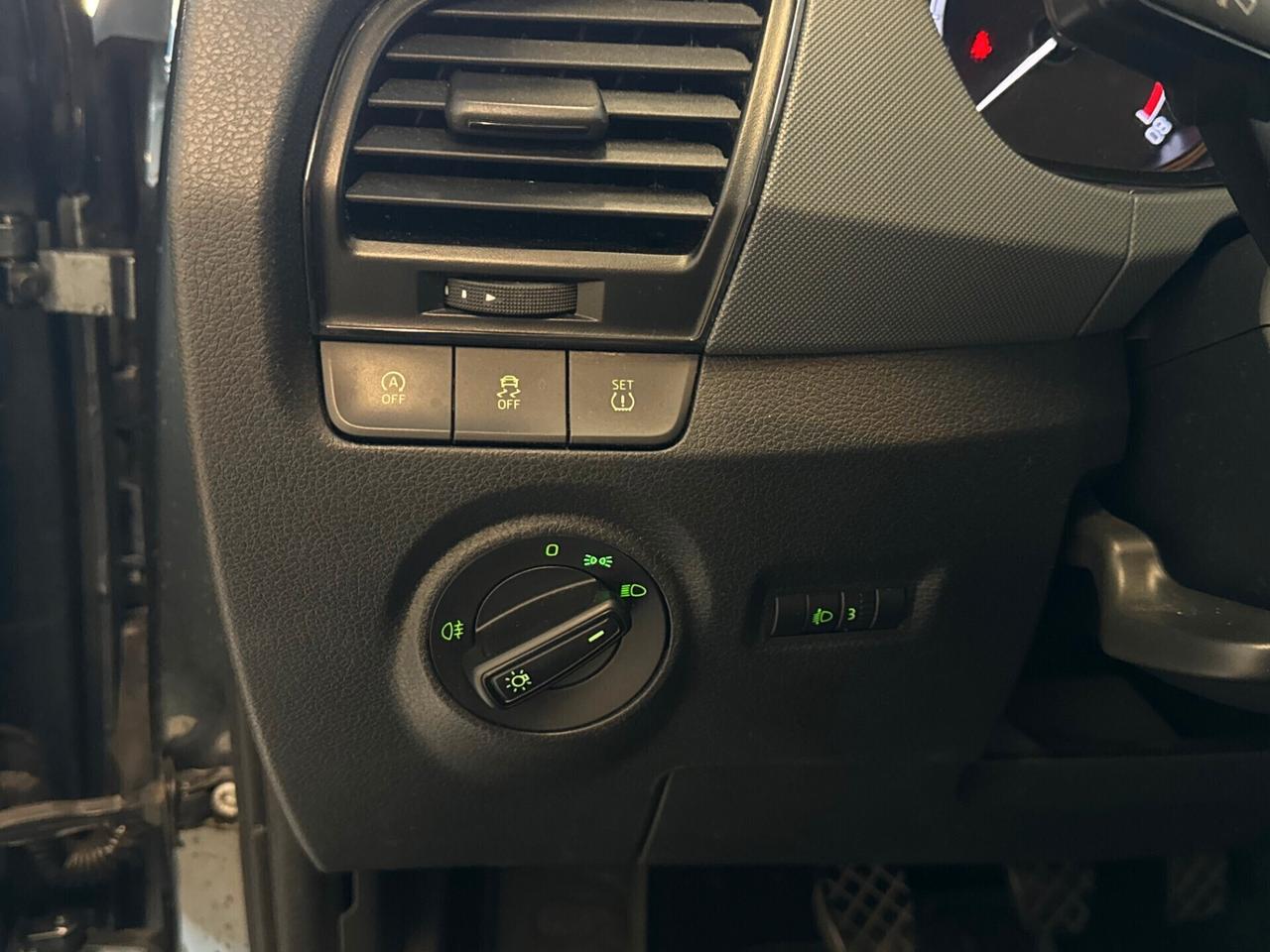 SKODA FABIA 1.0cc 60cv BENZINA NEOPATENTATI