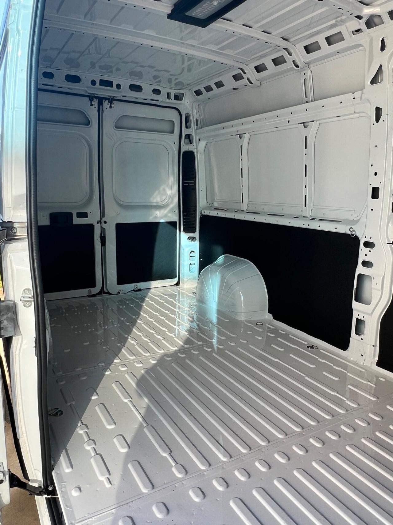 Peugeot Boxer 35 2.2 BlueHDi 140 S&S PLM-TM Furgone - T-Stock 2025
