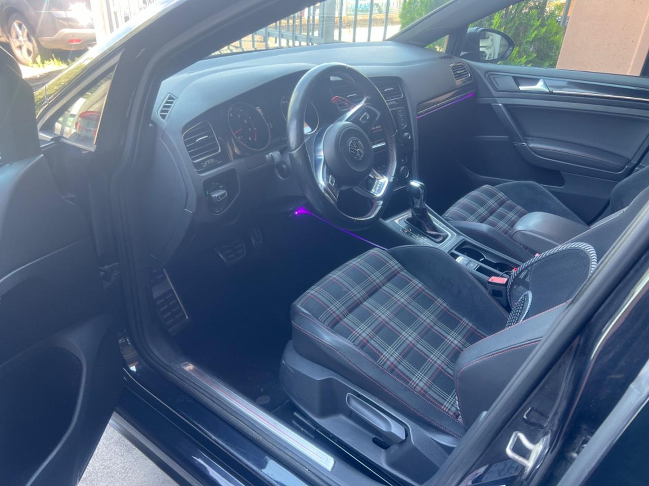 Volkswagen Golf GTI Golf GTI 2.0 TSI DSG 5p. BlueMotion Technology
