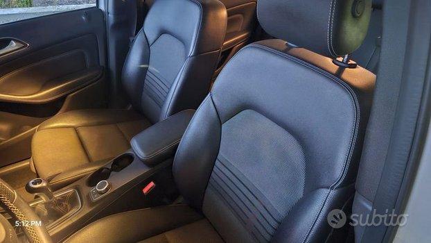 Mercedes-Benz Classe B MERCEDS B 180 D PREMIUM