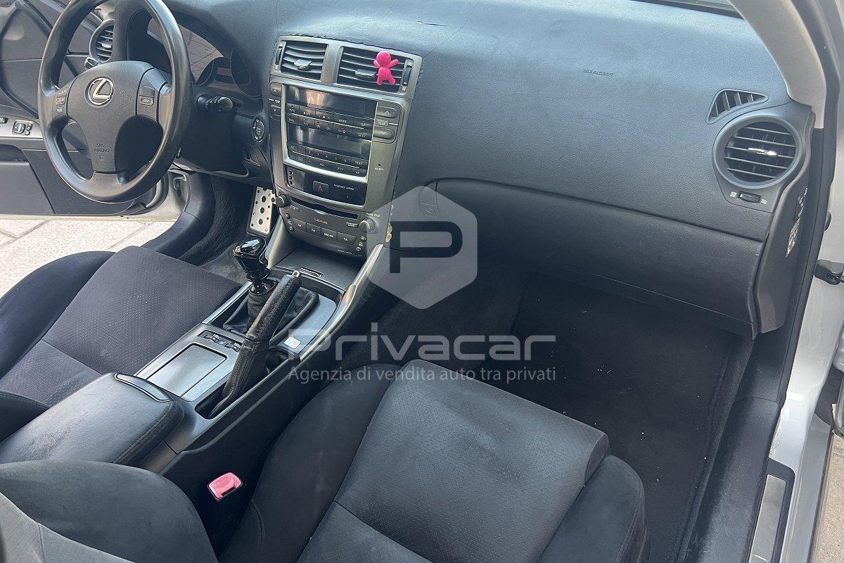 LEXUS IS 220d 2.2 16V Luxury