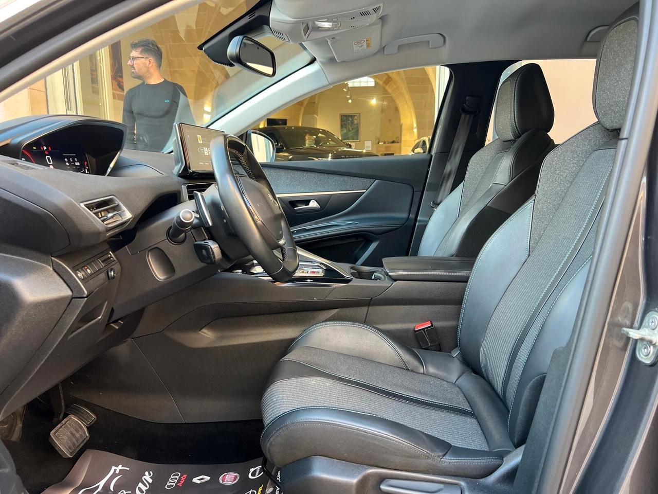 PEUGEOT 3008 ALLURE 1.5 130CV PELLE NAVI CAM ANNO 2022