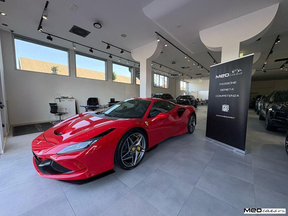 FERRARI - F8 - Tributo