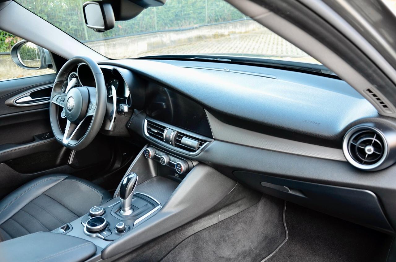 ALFA ROMEO GIULIA 2.2 TD 190cv AT8, ECCELLENTI CONDIZIONI, UFF ITALIANA, SERVICE UFFICIALI, EURO 6D, FARI XENO, NAVI, RETROCAMERA, APPLE ANDROID, PERMUTE