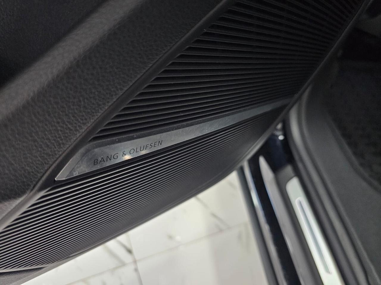 Audi Q8 SQ8 TFSI quattro tiptronic