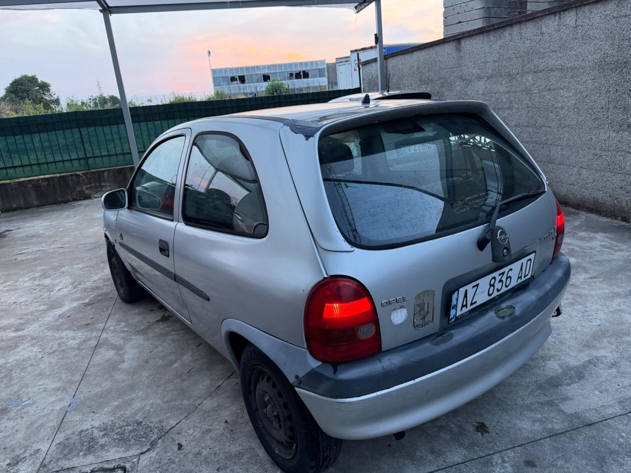 Opel Corsa 1.2 benzina 48kw 104.000KM uni prop