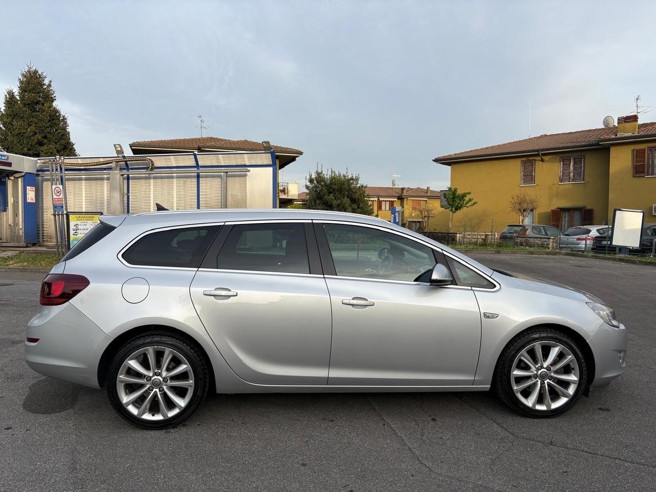 Opel Astra 2.0 CDTI 165CV Sports Tourer Cosmo