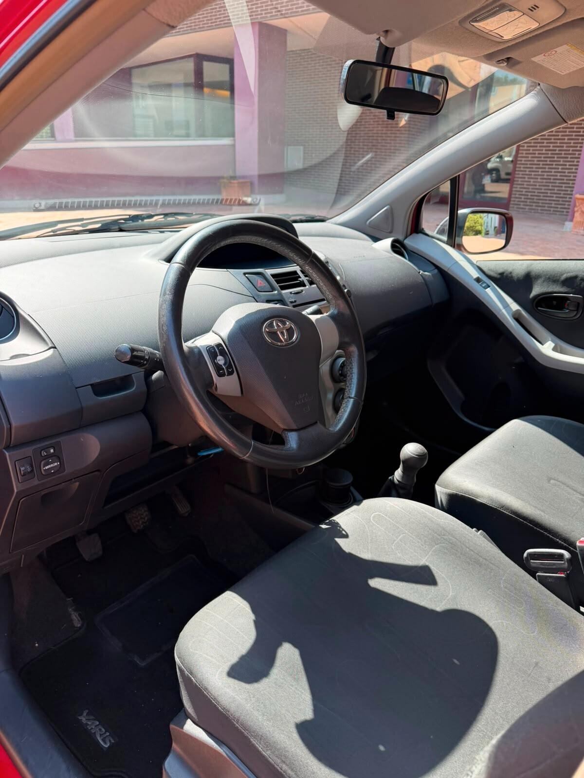 Toyota Yaris 1.0 5 porte Now