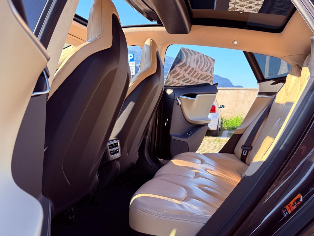 Tesla Model S 85 ,,RICARICA GRATIS A VITA”