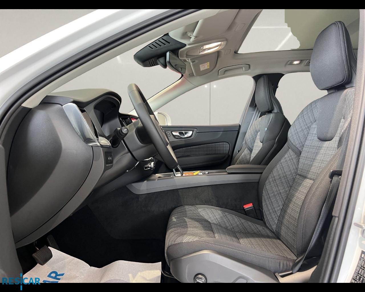 VOLVO XC60 RECHARGE T6 AWD PLUG-IN CORE BRIGHT