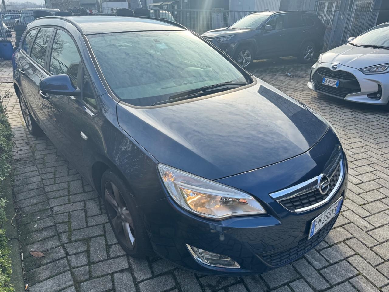 Opel Astra 1.4 Turbo Cosmo NEOPATENTATI