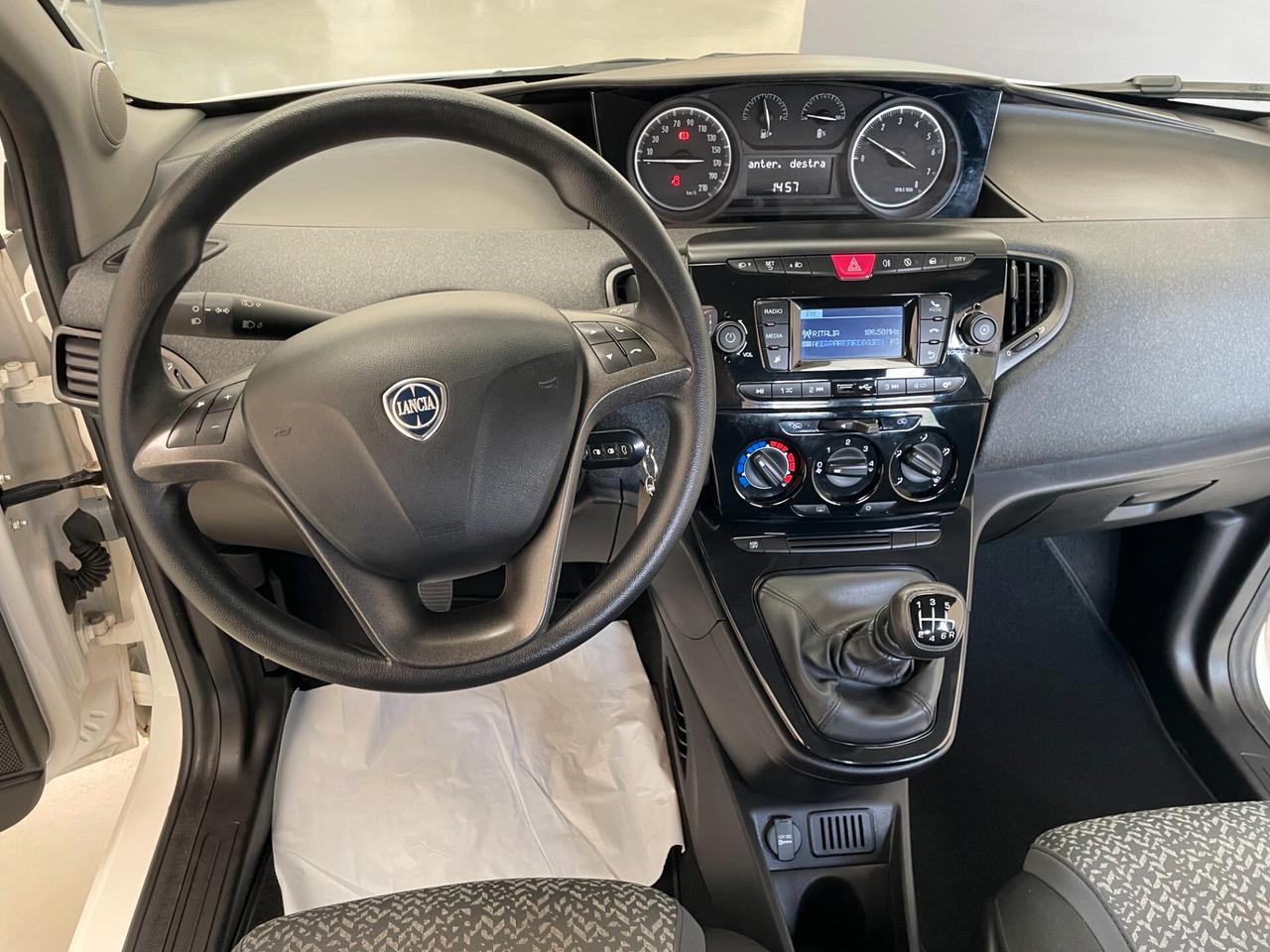 Lancia Ypsilon 1.0 FireFly 5 porte S&S Hybrid Silver