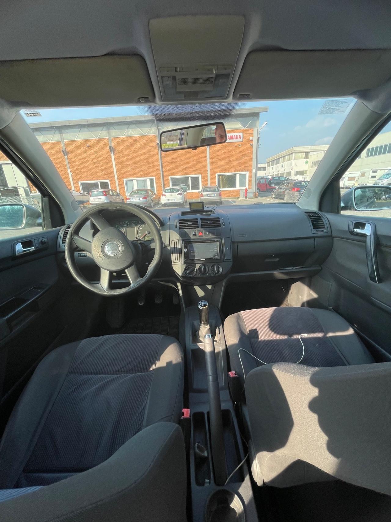 Volkswagen Polo 1.2/64CV 12V 5p. Trendline