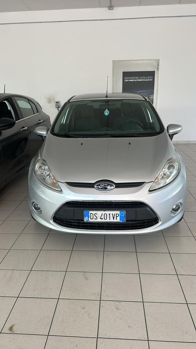 FORD - Fiesta - 1.2 16V 82CV 5p. Titanium Bs. GPL