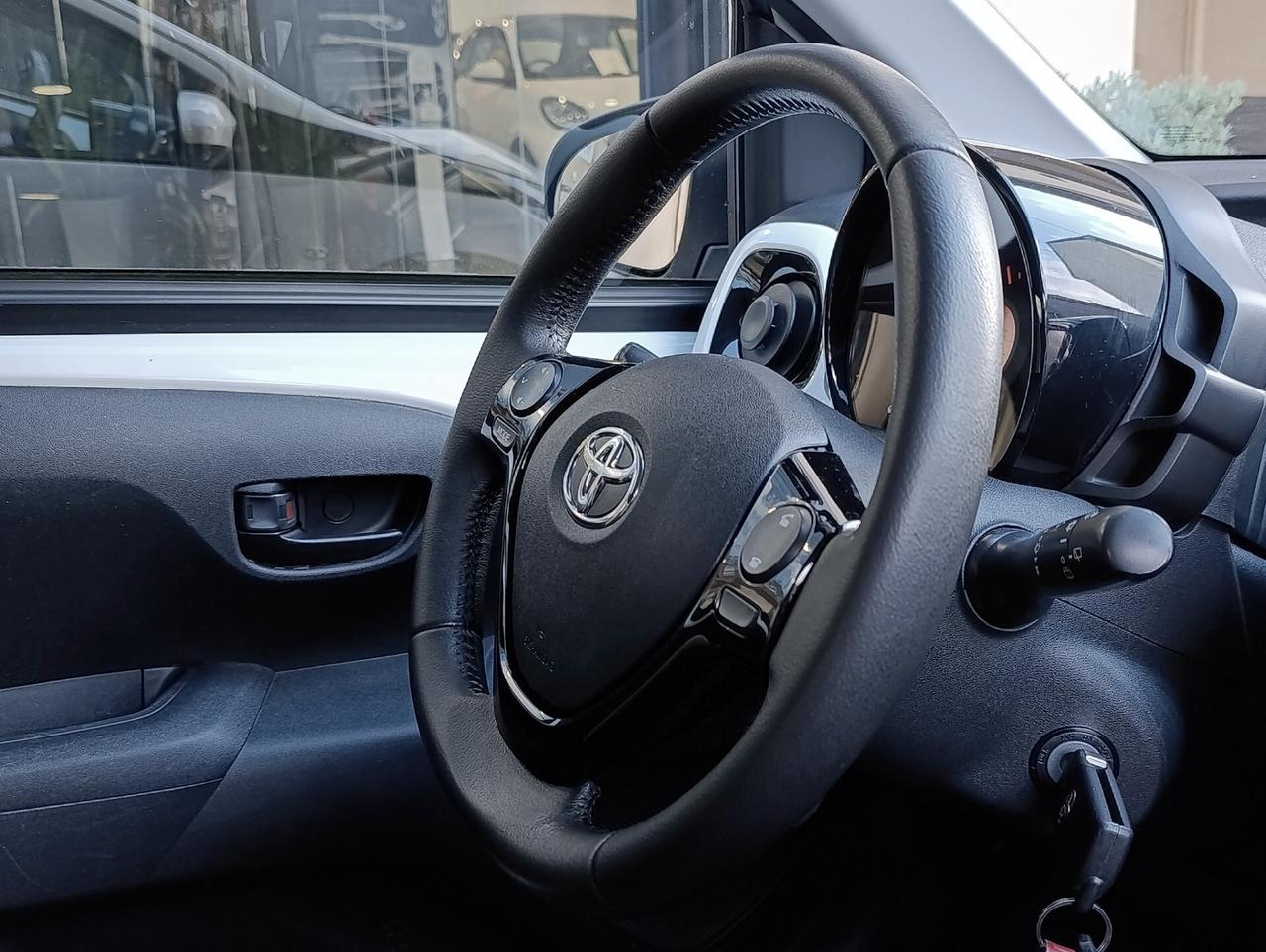 Toyota Aygo 1.0 VVT-i 69 CV 5 porte Navi Telecamera FULL