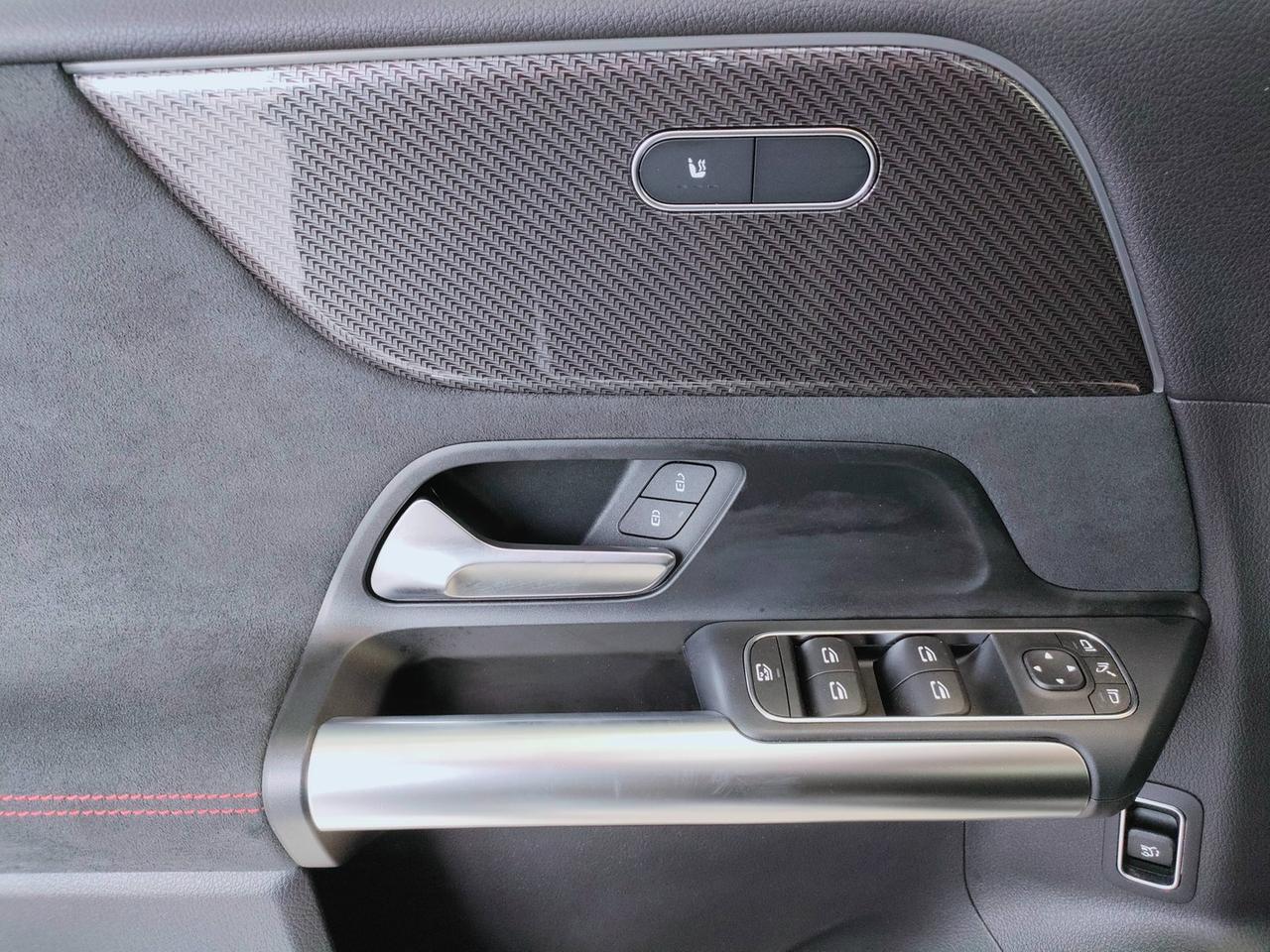 Mercedes-Benz Classe B - W247 2023 - B 180 d AMG Line Advanced Plus auto