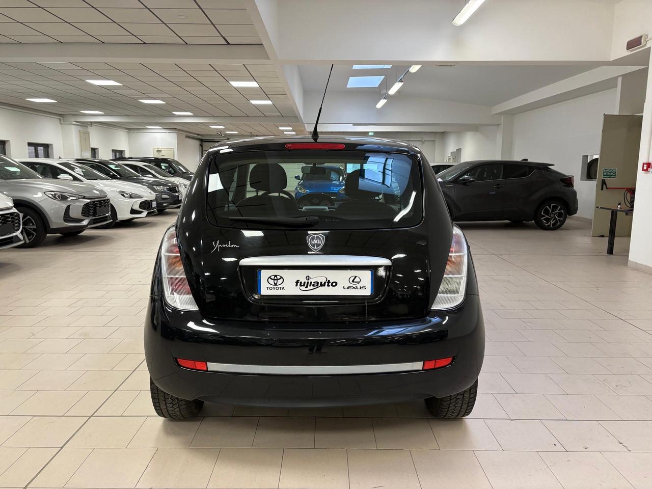 Lancia Ypsilon 1.2 8v Argento