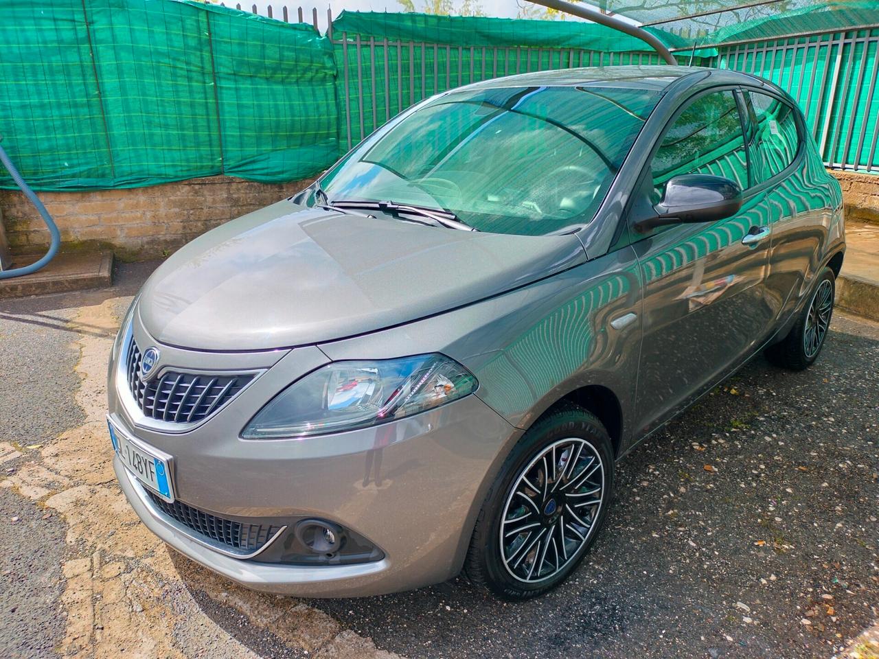 Lancia Ypsilon 1.0 FireFly 5 porte S&S Hybrid Gold PREZZO VERO