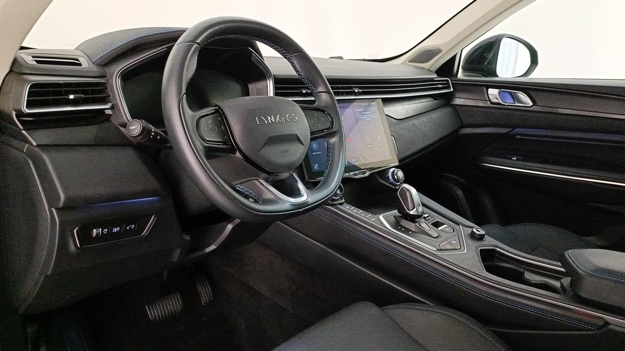LYNK & CO 01 1.5 td phev auto