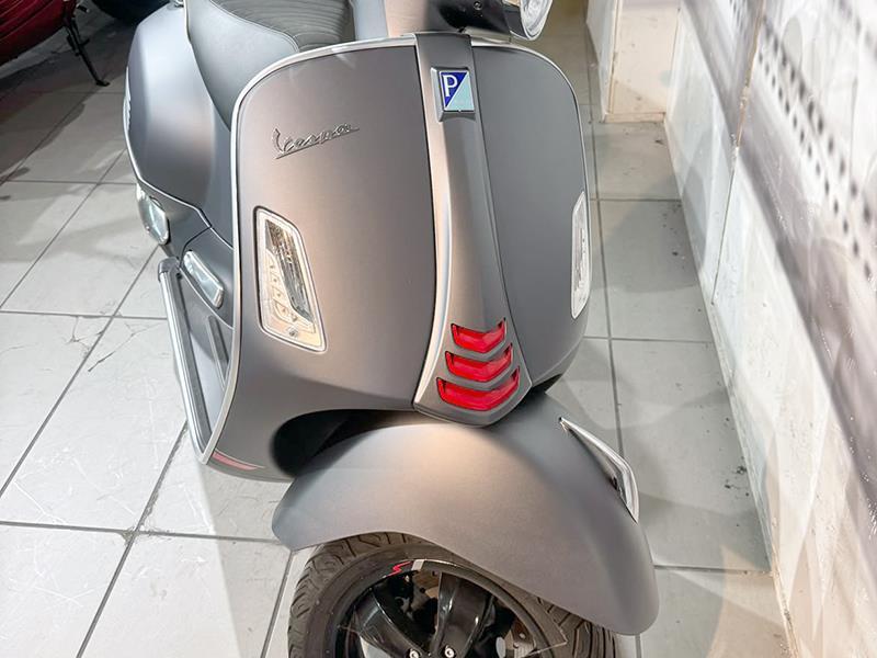 Vespa GTS 300 SuperSport HPE ABS