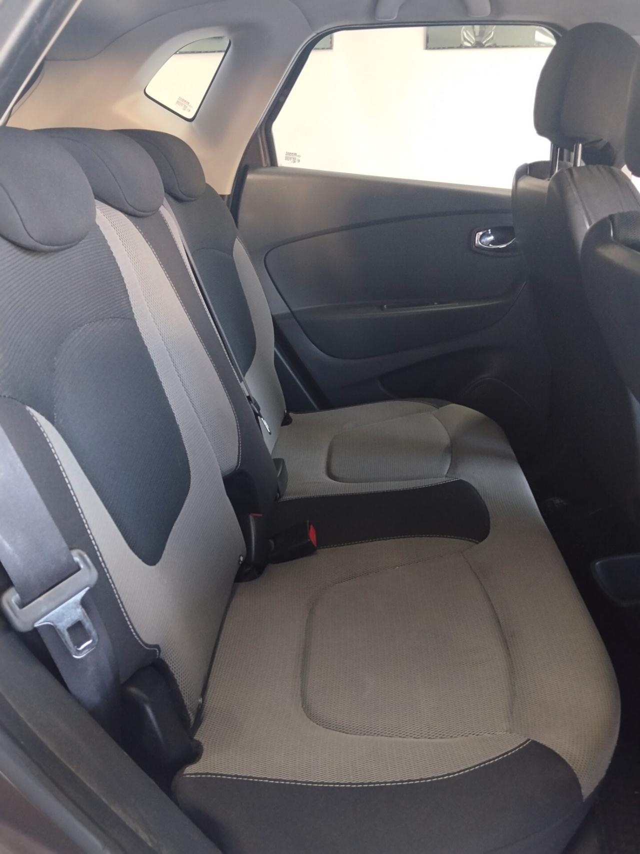 Renault Captur 1.5 diesel 2017 CON GARANZIA