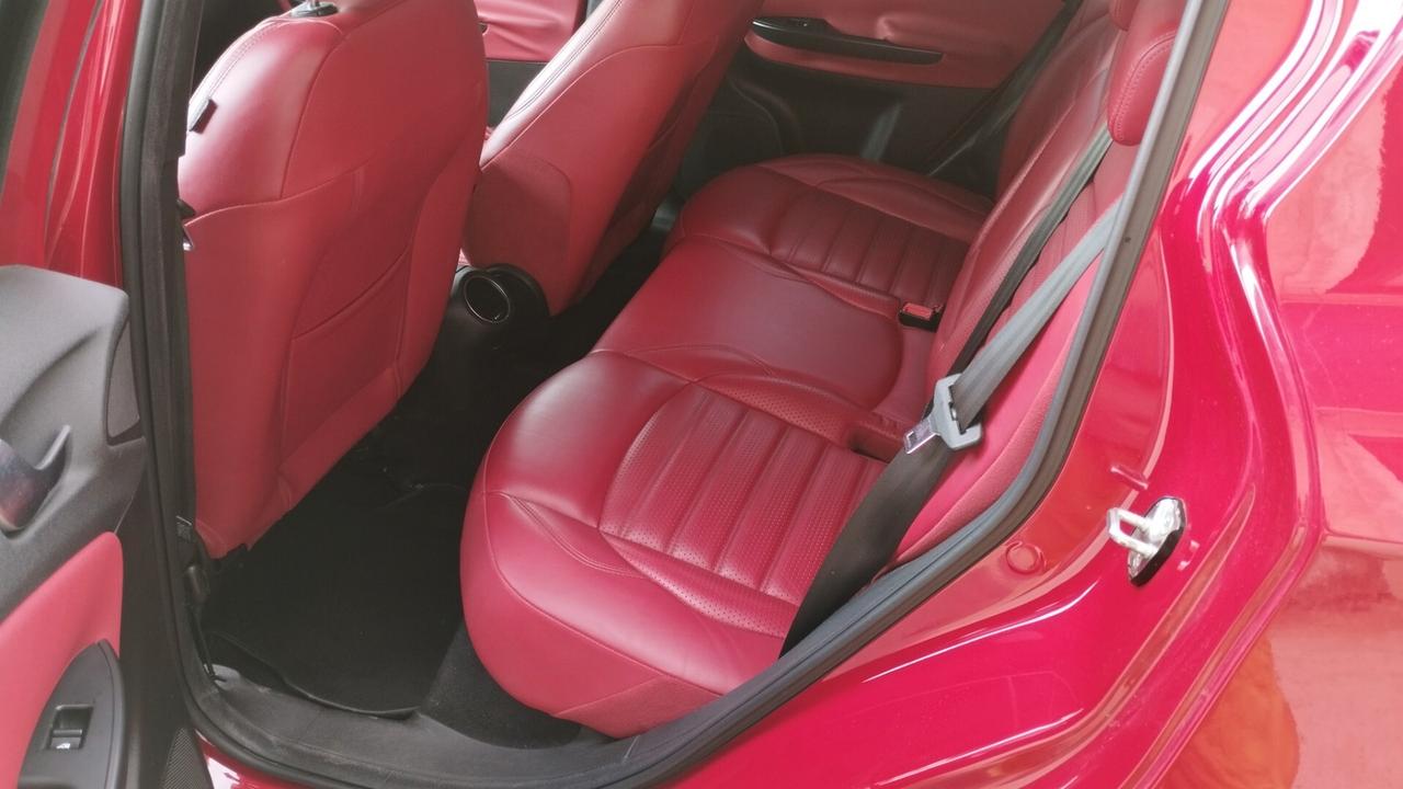 Alfa Romeo Giulietta 1750 Turbo TCT Quadrifoglio Verde