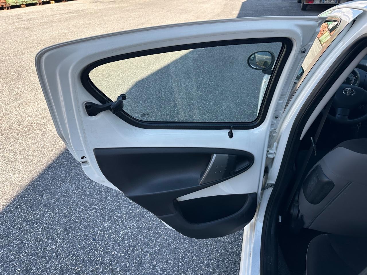 Toyota Aygo 1.0 VVT-i 69 CV...Neop