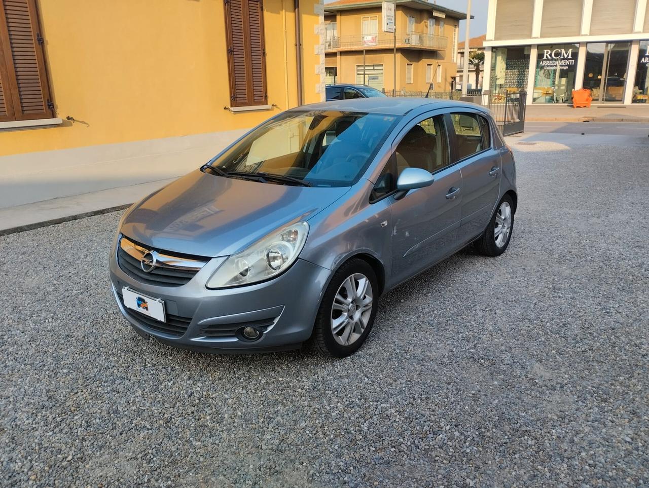 Opel Corsa 1.2 5 porte Cosmo