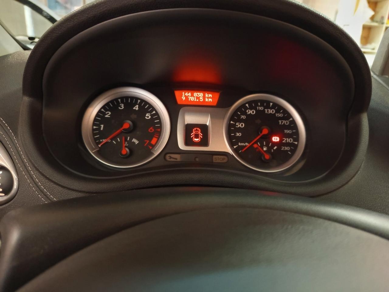 Renault Clio 1.2 16V 5 porte Luxe, 144 Mila chilometri ok neopatentati