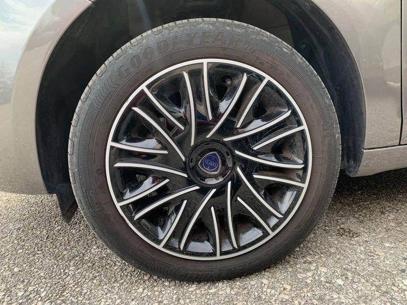 Lancia Ypsilon 1.0 FireFly 5 porte S&S Hybrid Gold