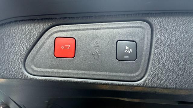 PEUGEOT 3008 HYBRID 136CV e-DCS6 ALLURE PACK*CARPLAY*C.L.18