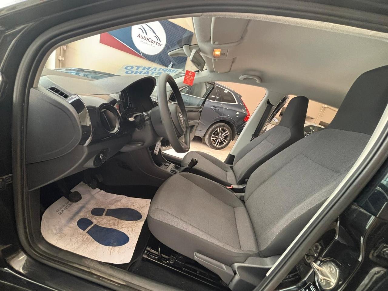 Volkswagen up! 1.0 METANO **64.000 KM ***