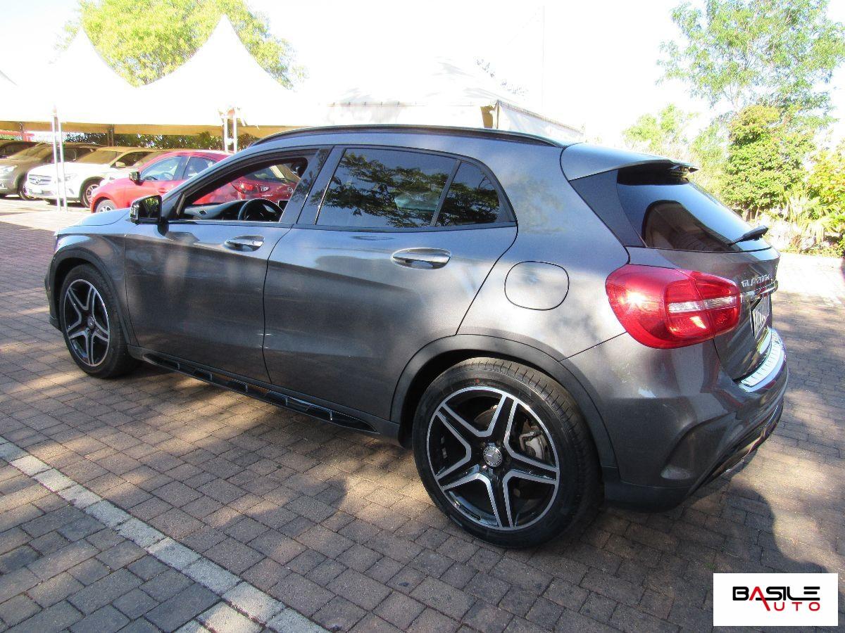 MERCEDES GLA 200 AMG 4Matic premium